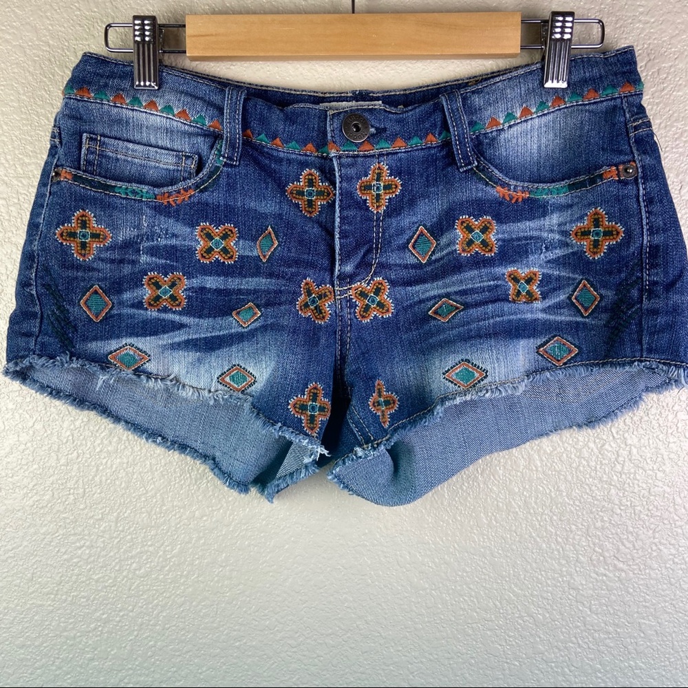 Mudd Denim Short Sz 9 Embroidered